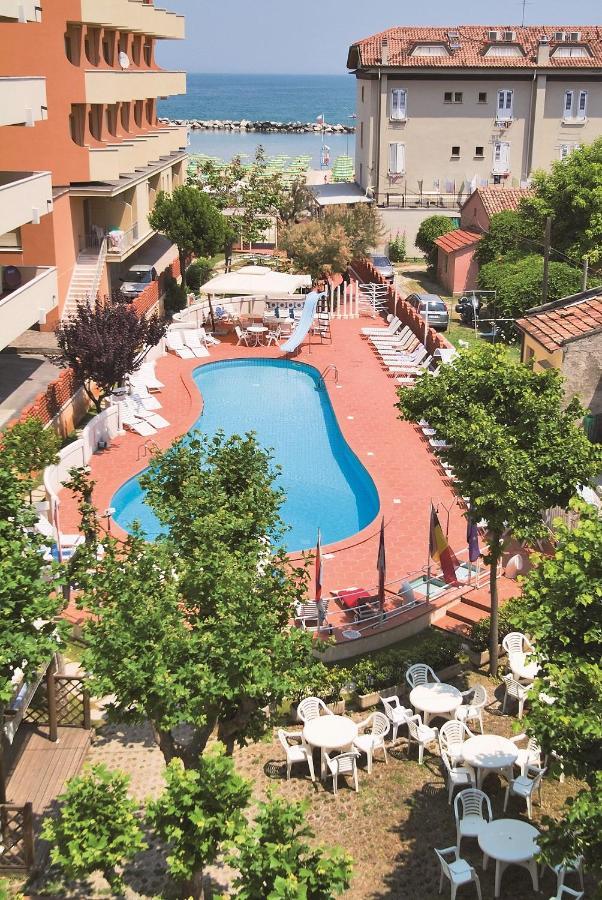 Hotel Rosalba - Valentini Family Village Bellaria-Igea Marina Exterior photo