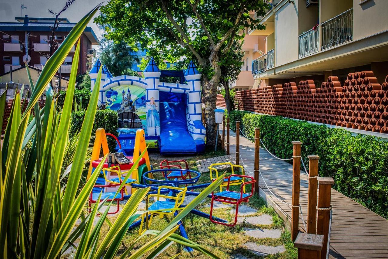 Hotel Rosalba - Valentini Family Village Bellaria-Igea Marina Exterior photo