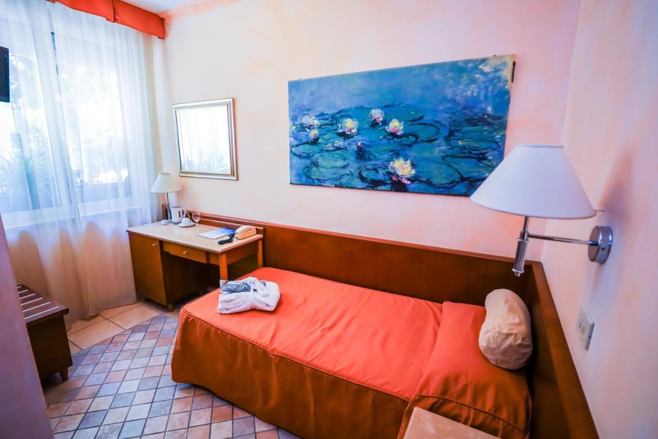 Hotel Rosalba - Valentini Family Village Bellaria-Igea Marina Exterior photo