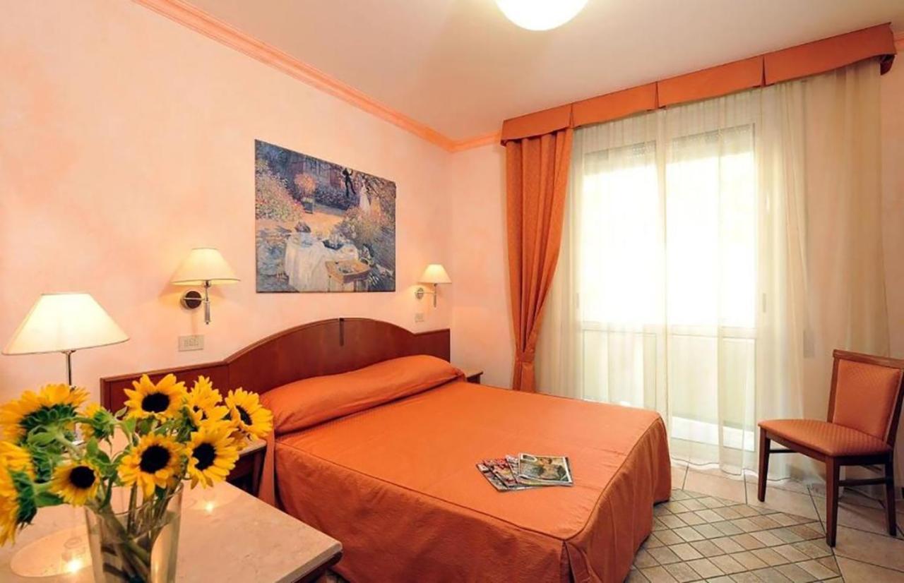 Hotel Rosalba - Valentini Family Village Bellaria-Igea Marina Exterior photo