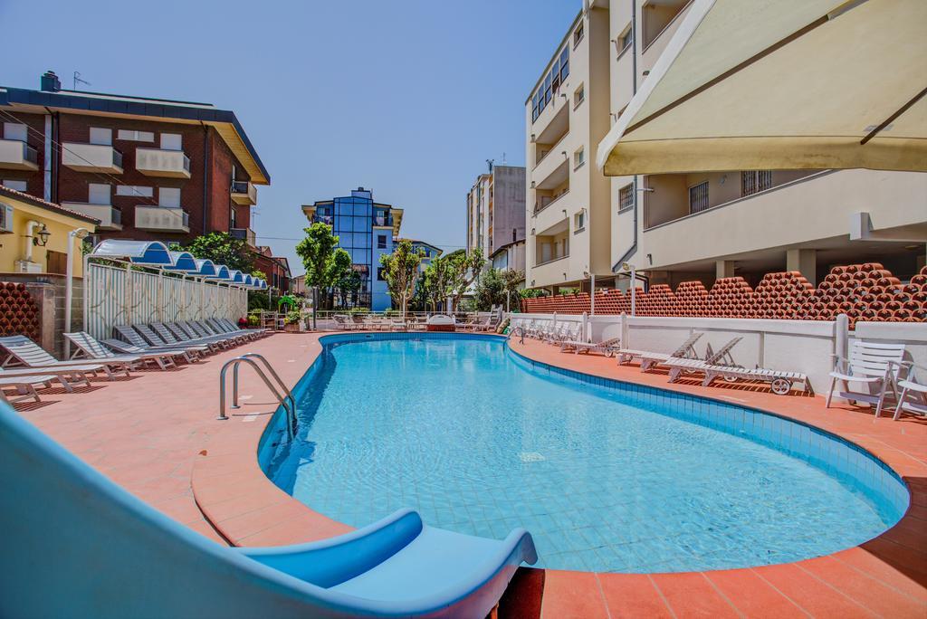 Hotel Rosalba - Valentini Family Village Bellaria-Igea Marina Exterior photo