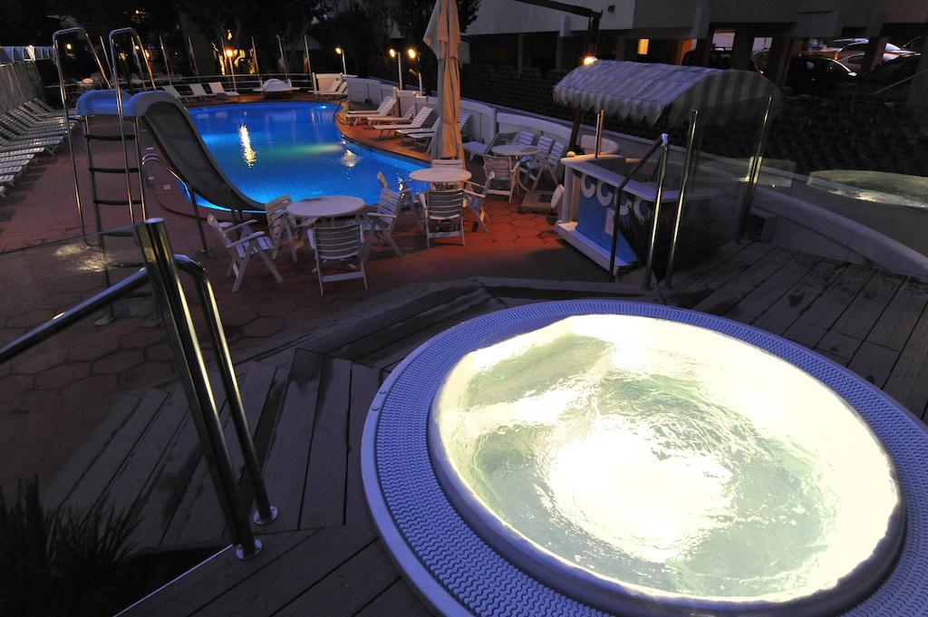 Hotel Rosalba - Valentini Family Village Bellaria-Igea Marina Exterior photo
